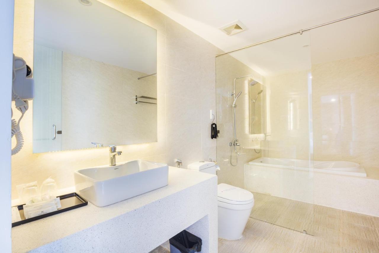 King Town Grand Hotel & Wedding Center Нячанг Экстерьер фото
