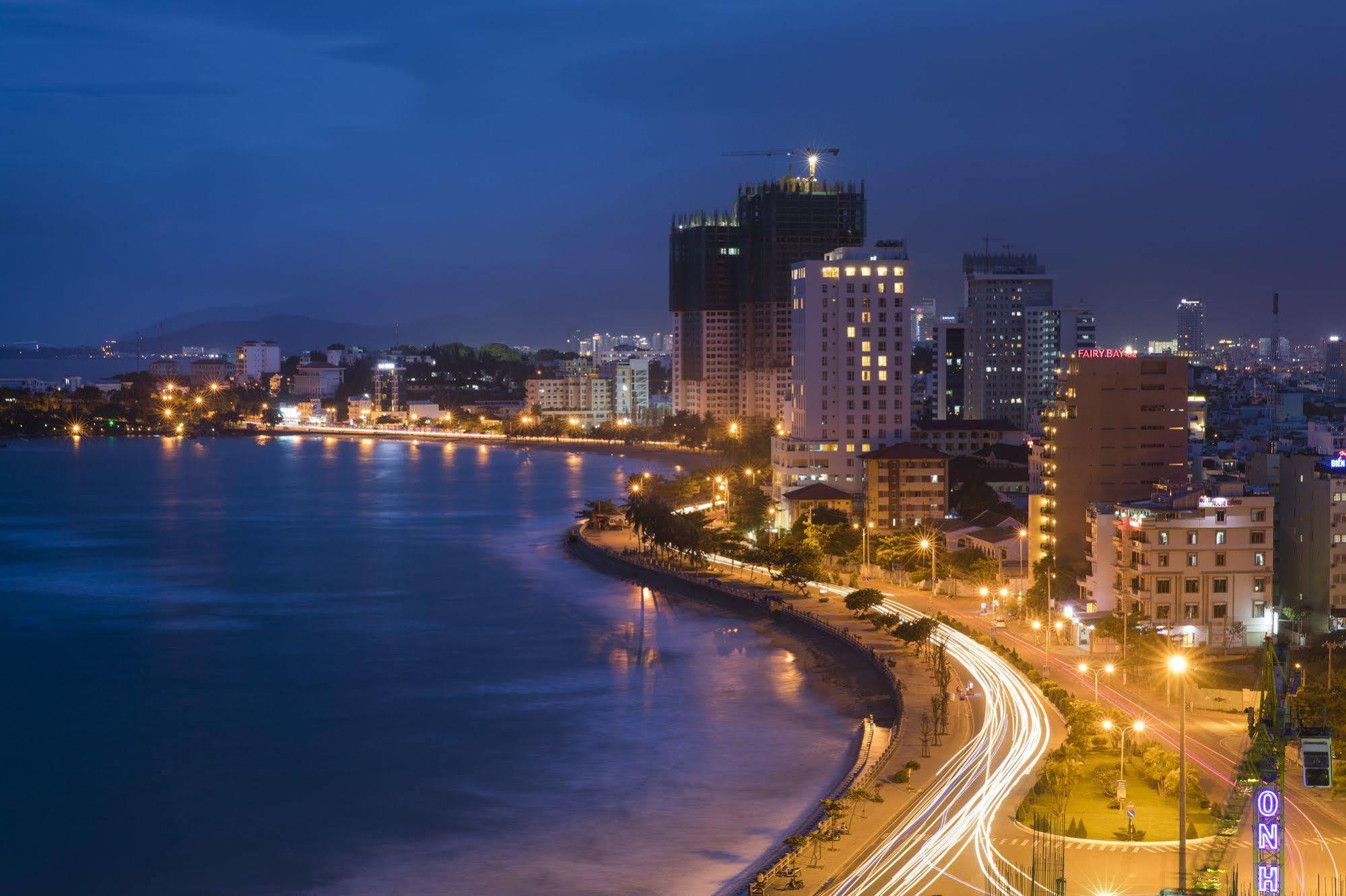 King Town Grand Hotel & Wedding Center Нячанг Экстерьер фото