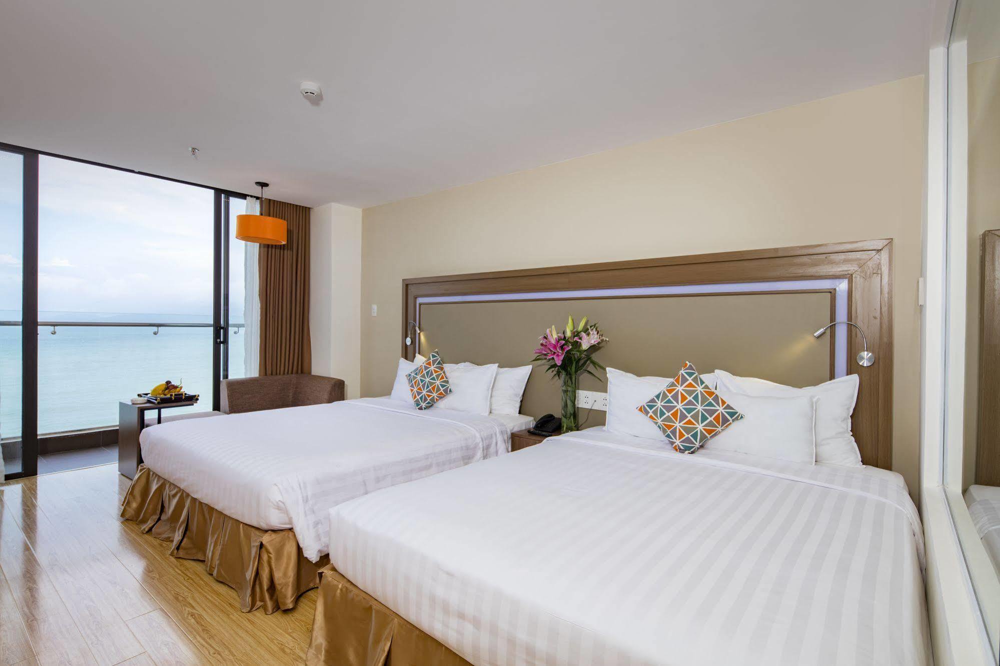 King Town Grand Hotel & Wedding Center Нячанг Экстерьер фото