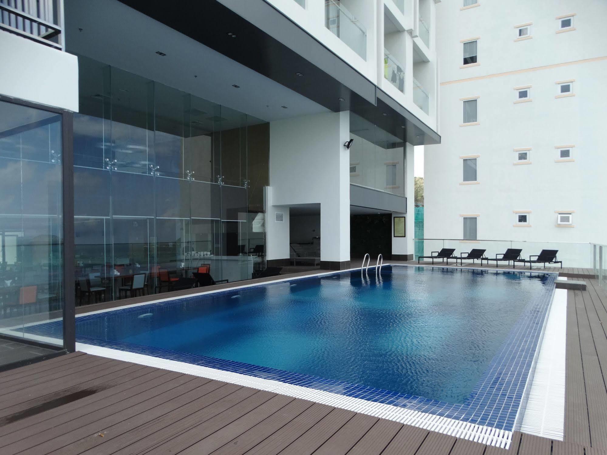King Town Grand Hotel & Wedding Center Нячанг Экстерьер фото