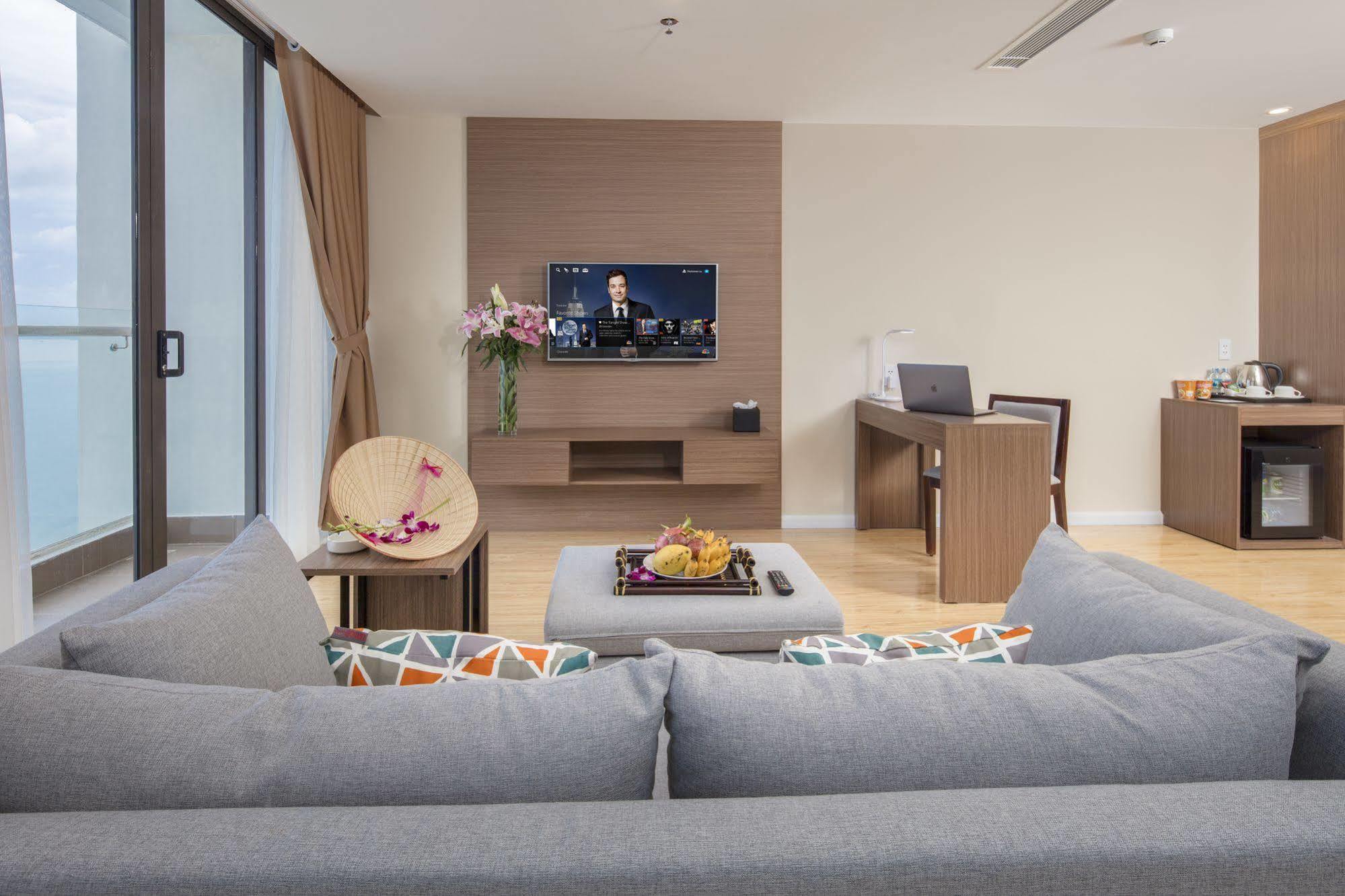 King Town Grand Hotel & Wedding Center Нячанг Экстерьер фото